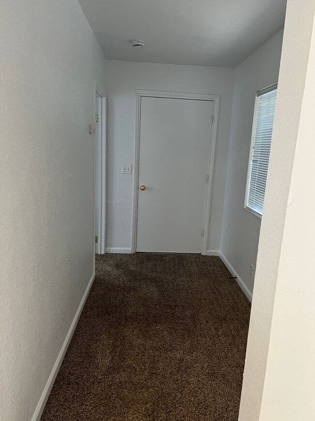Building Photo - Available now! El Camino & Colfax - 2 bedr...