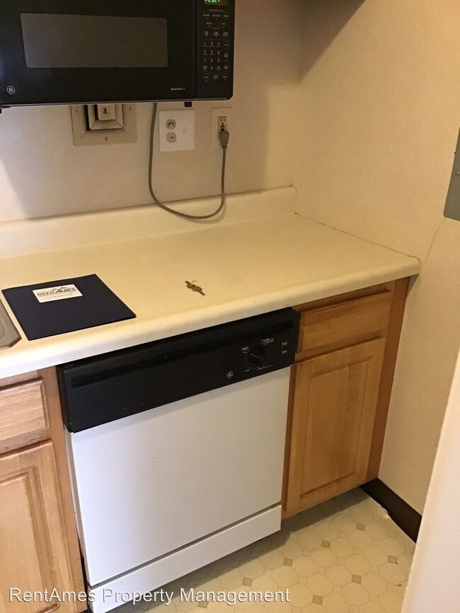 Building Photo - 103 Stanton Ave