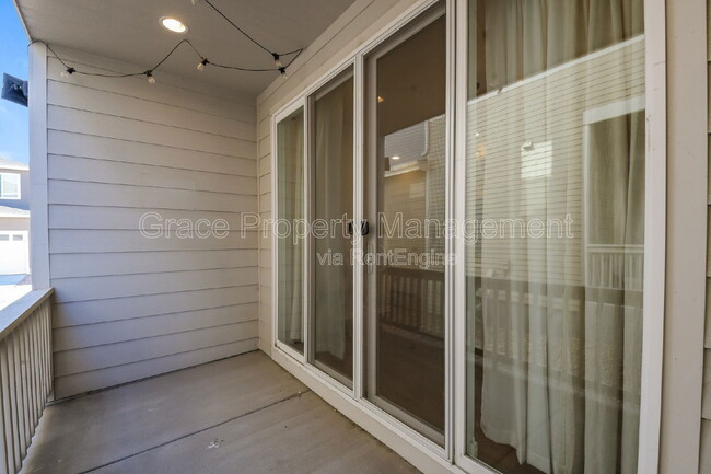 Building Photo - 9681 Truckee St