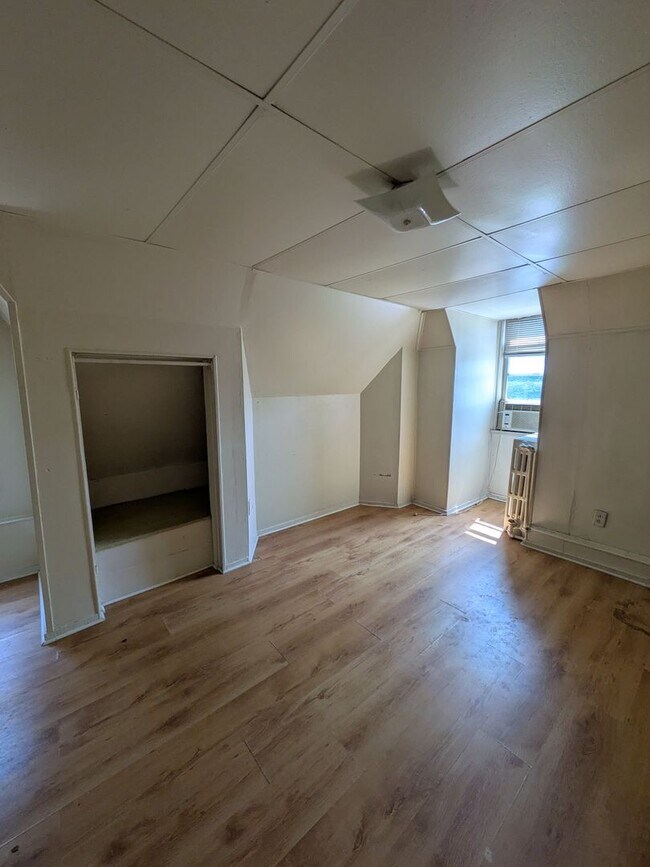 Building Photo - 5229 Gertrude St