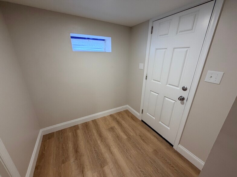 Mudroom and Exit to Side of House - 3 E Overlea Ave