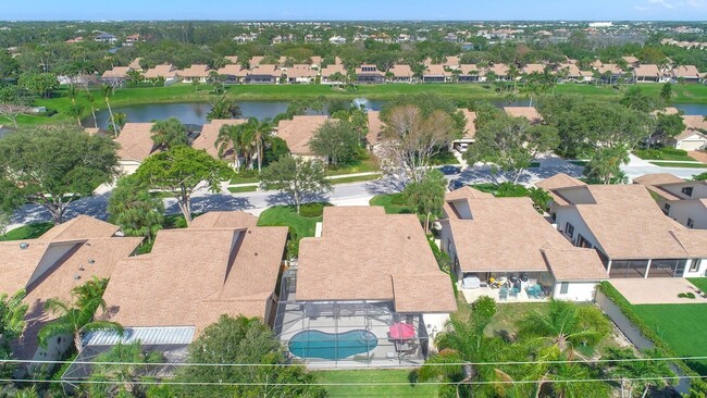 Building Photo - 211 E River Park Dr