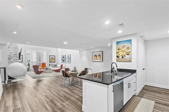 Building Photo - 2704 Shelby Ave