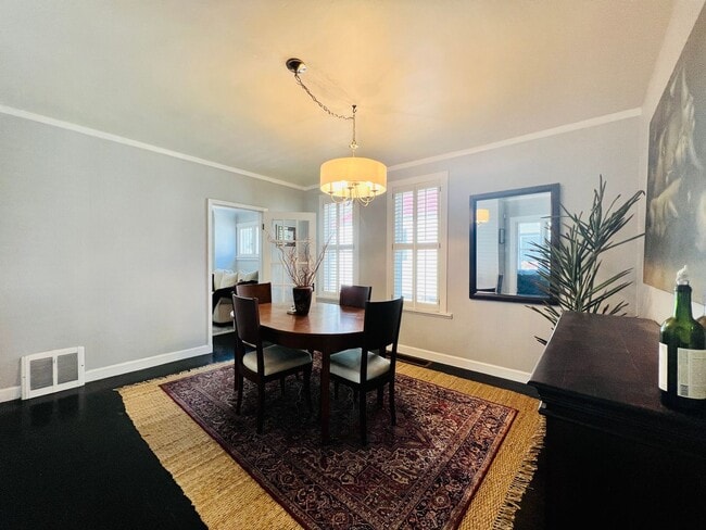 Building Photo - $0 DEPOSIT OPTION, CHARMING 3 BED 2 BATH TRADITIONAL BRICK HOME!! HUGE YARD, DETACHED GARAGE, COM...