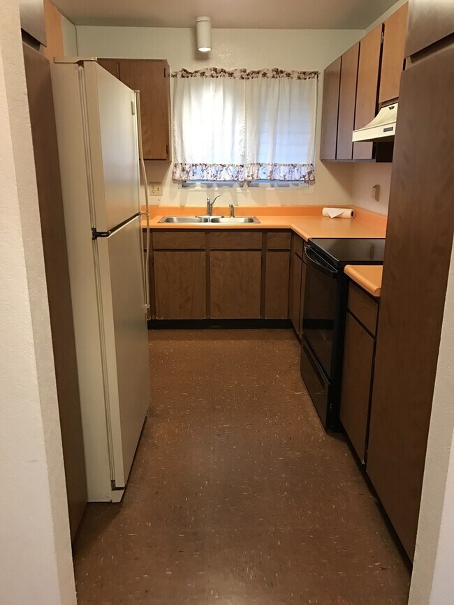 Building Photo - 98-830 NOELANI ST #3