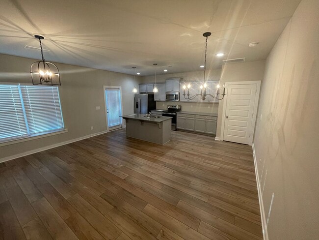 Building Photo - Home for Rent in Weaver, AL!!!  View with 48 Hours Notice!