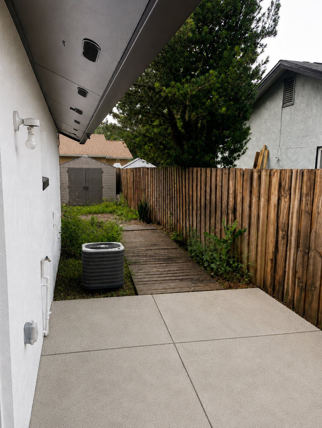 Building Photo - 907 Orange Ave
