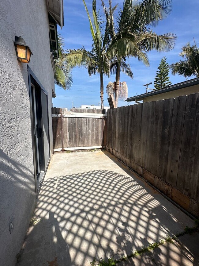 Building Photo - 408-14 Delaware St