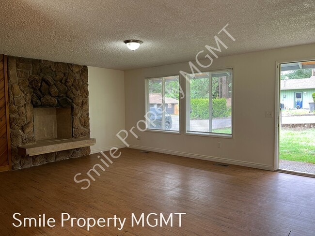 Building Photo - 3016 SE 140th Ave