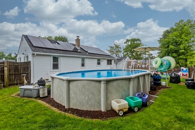 Building Photo - 83 Chalmers St