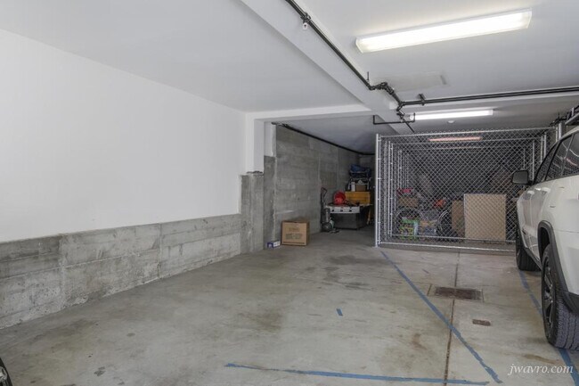 Building Photo - 2614 California St