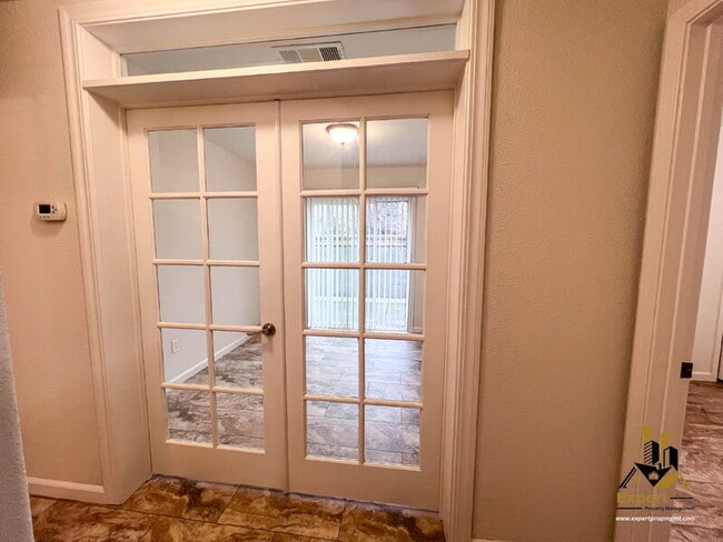 Building Photo - 224 Loon Lake St