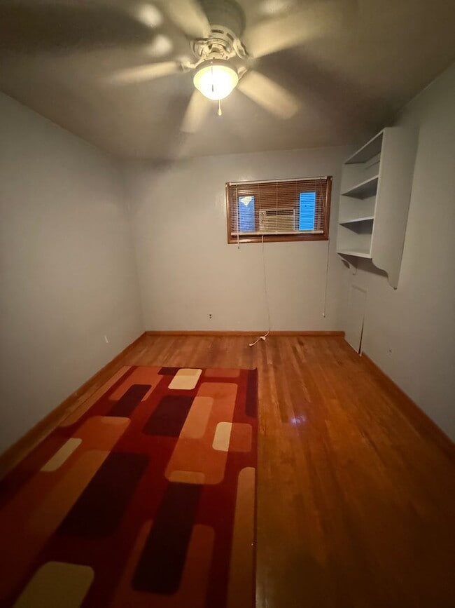 Building Photo - Euclid 3 Bedroom Ranch