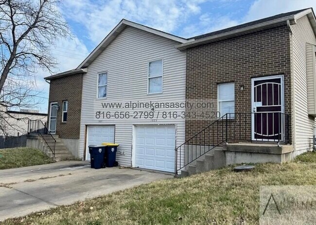 Building Photo - NE 4 Bedroom Duplex, Garage