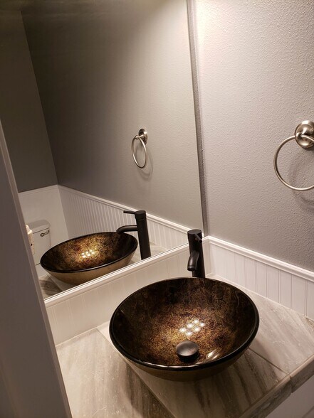 Downstairs bath - 770 Hyacinth St