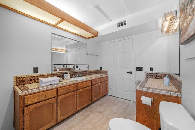 Building Photo - 14552 Skyline Truck Trail