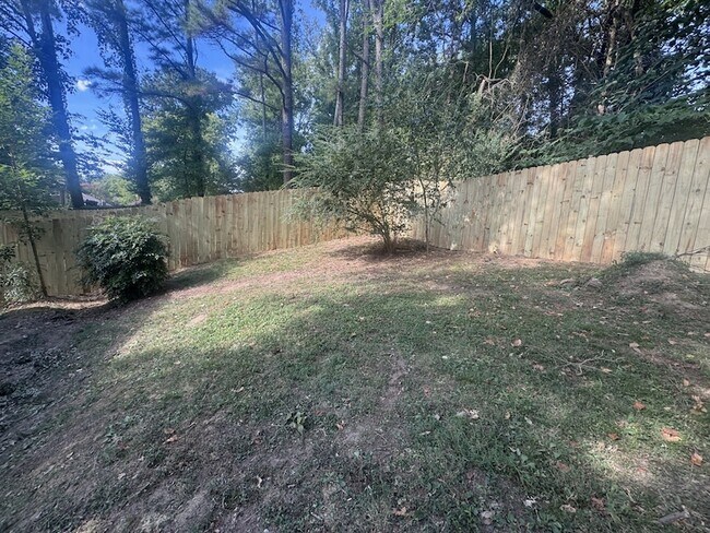 Building Photo - 625 Mercer Dr