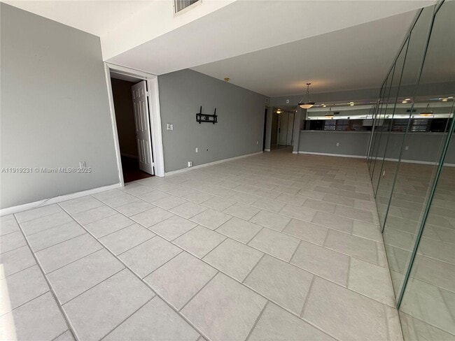 Building Photo - 1522 Whitehall Dr