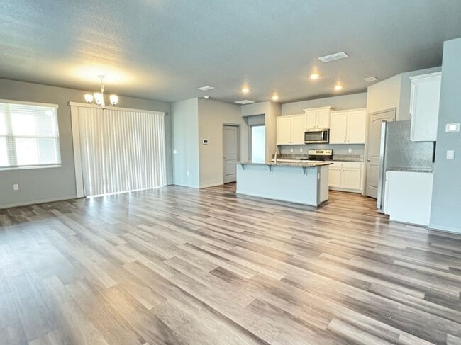 Building Photo - Gorgeous 2 Bedroom Home with Office!