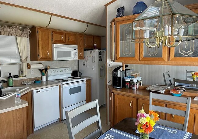 Building Photo - Fully Furnished 2 bedroom, 2 bathroom Home in Shelter Cove!