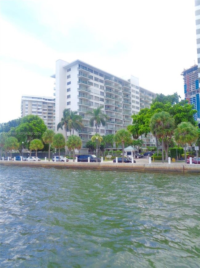 Building Photo - 1408 Brickell Bay Dr