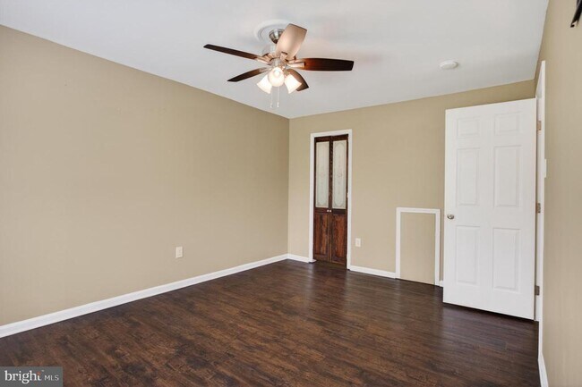 Building Photo - 31 Brookside Ct