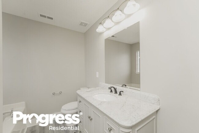 Building Photo - 238 Kendra Dr SW