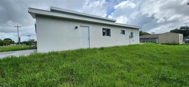 Building Photo - 424 Alabama Rd S