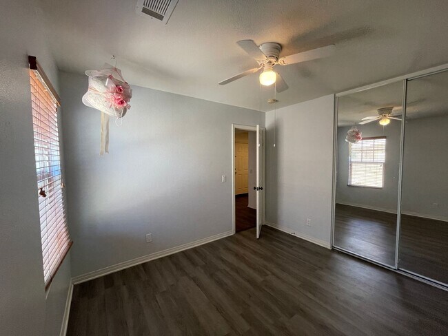 Building Photo - Lancaster 3 Bedroom + 2 Bathroom