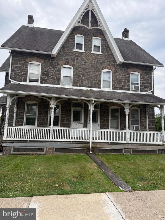 Building Photo - 122 Juniper St