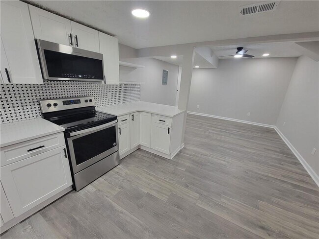 Building Photo - 783 Rebecca St NW