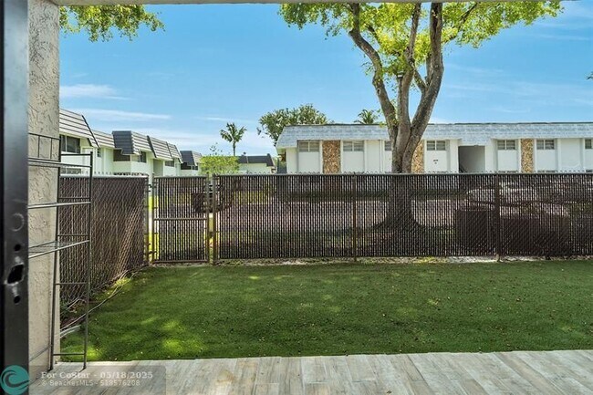 Building Photo - 3361 NW 85th Ave