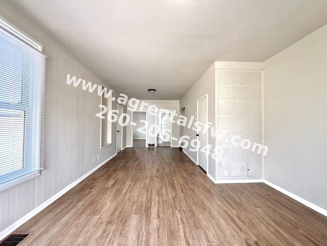 Building Photo - 2 Bedroom House