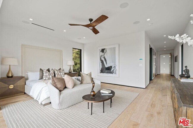 Building Photo - 1200 Angelo Dr