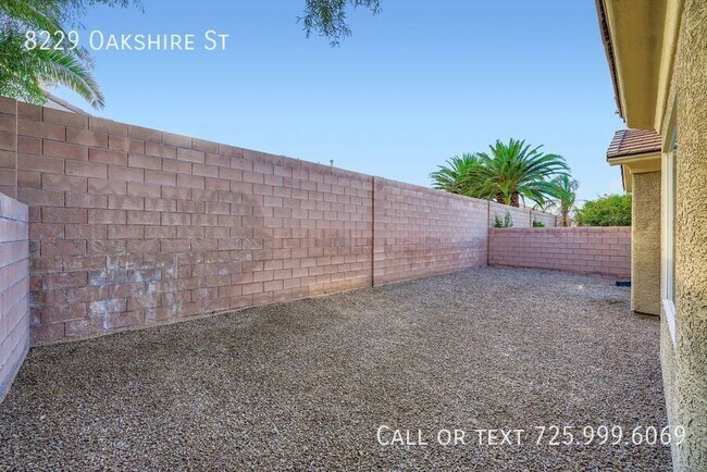 Building Photo - 8229 Oakshire St
