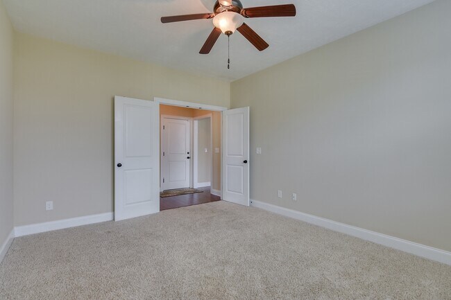 Building Photo - 5458 Everlook Cir