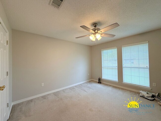 Building Photo - Charming 4-Bedroom Home in Hampton Ridge Estates of Navarre!