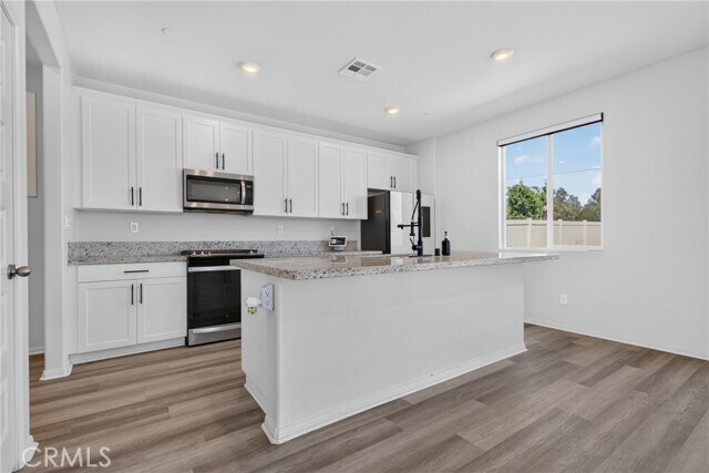 Building Photo - 19154 River Rock Ct