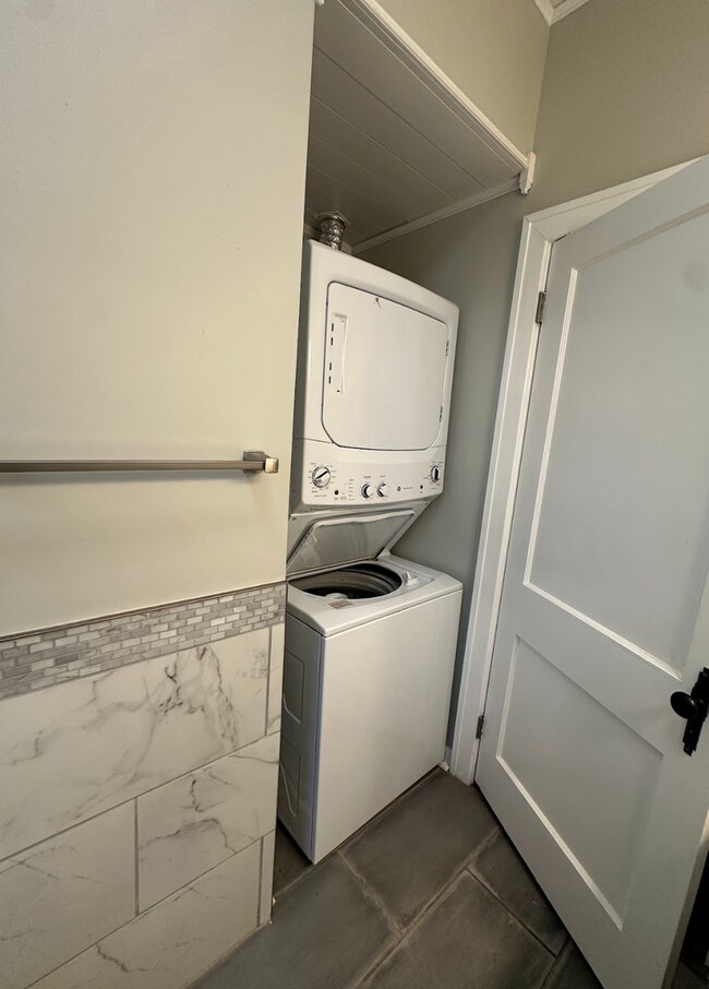 Building Photo - Stunning Historic Home - Sheffield, AL