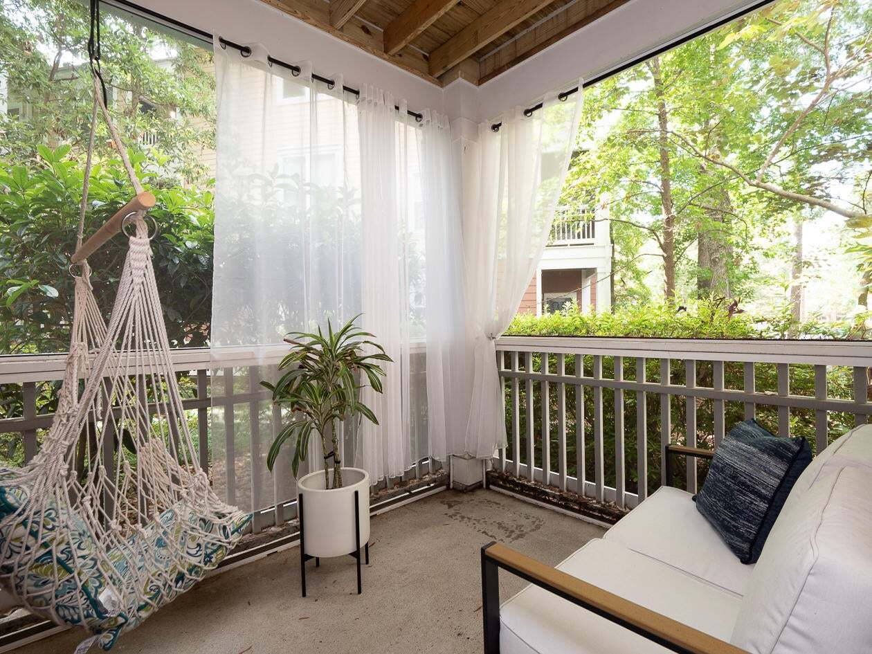 screened porch - 500 Bucksley Ln