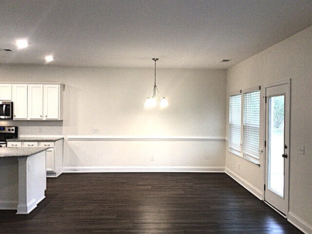 Building Photo - 104 Stagecoach Ln