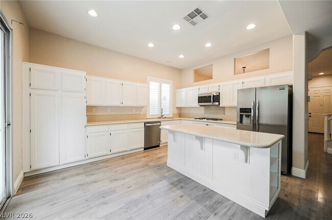 Building Photo - 2343 Brockton Way