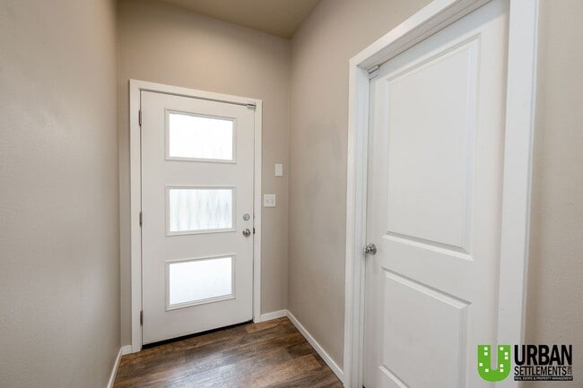 Building Photo - Modern Kendall Yards Townhome – 3 Bed, 2.5 Bath | 1,500 Sq. Ft.