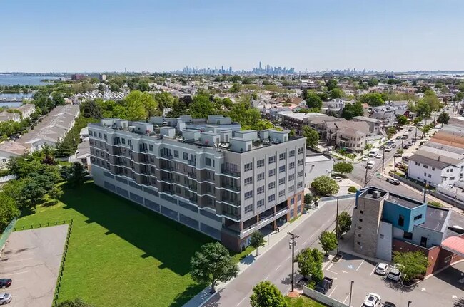 Building Photo - 105 North St