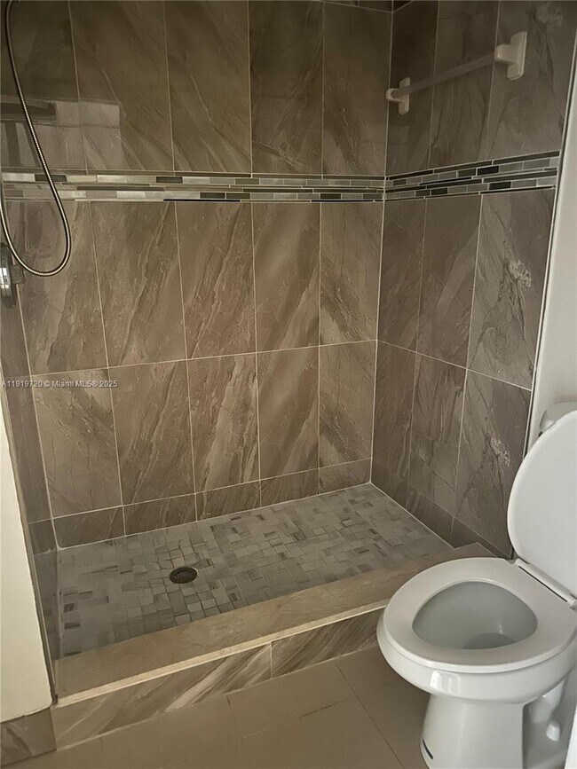 Building Photo - 6031 10th Ave N