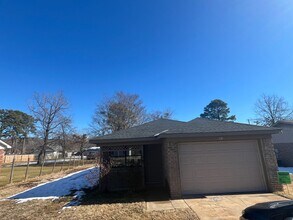 Building Photo - 307 Harris Cir
