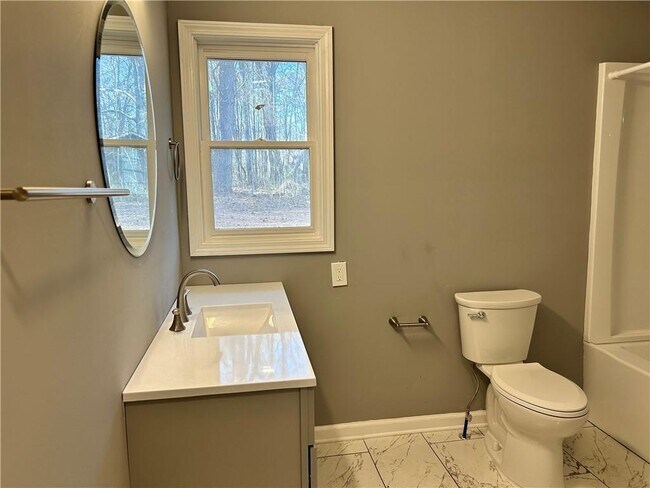 Building Photo - 53 Pool Cir