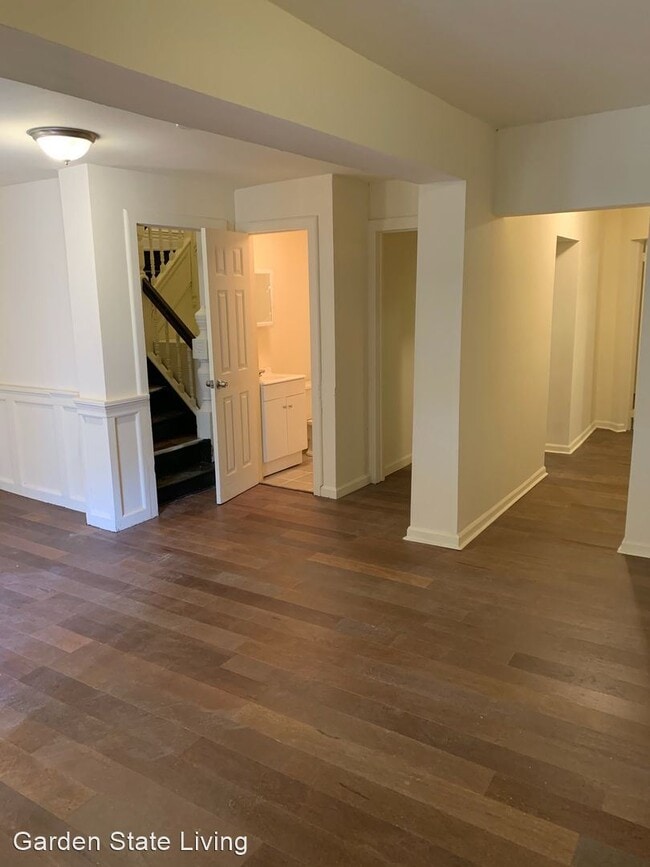 Primary Photo - 7 br, 4 bath House - 253 Roseville Avenue