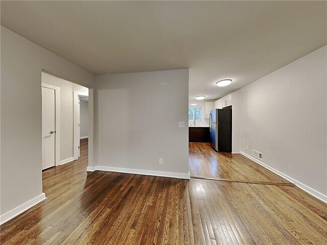 Building Photo - 880 N Highland Ave NE
