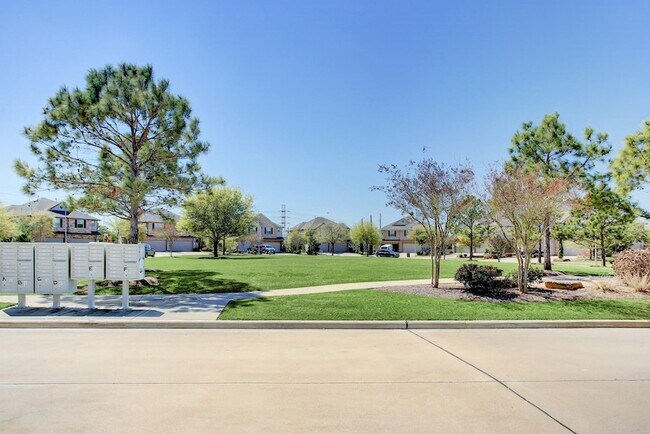 Building Photo - 6423 Calgary Woods Ln